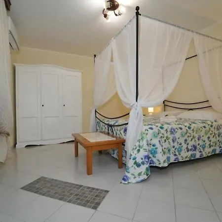 Villa Lovely With Large Infinity Pool Area *