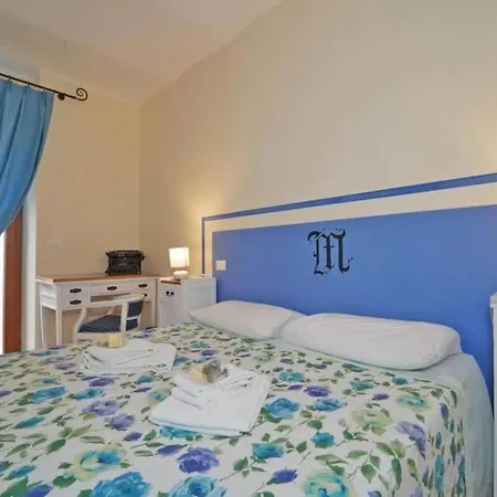 Lovely With Large Infinity Pool Area Villa