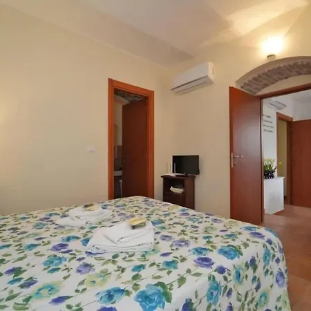 Lovely With Large Infinity Pool Area