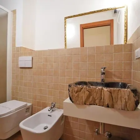 Lovely With Large Infinity Pool Area *