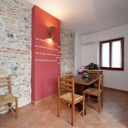 Lovely With Large Infinity Pool Area Villa Serricciolo