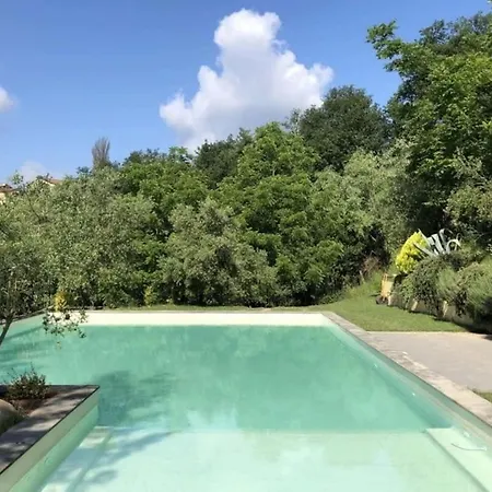 Lovely With Large Infinity Pool Area *